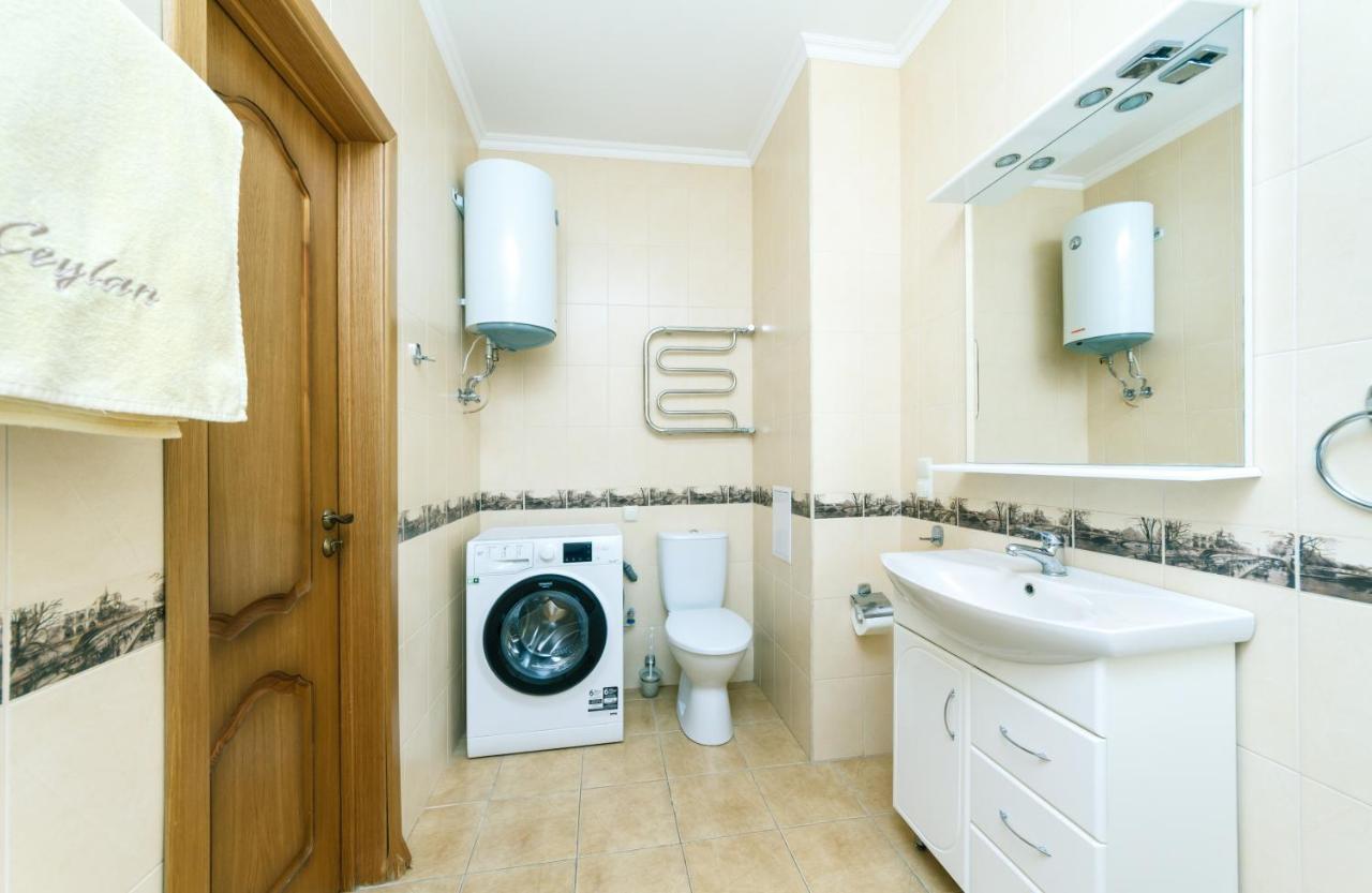 прекрасная однокомнатная с чудесным видом из окна Apartment Kyiv